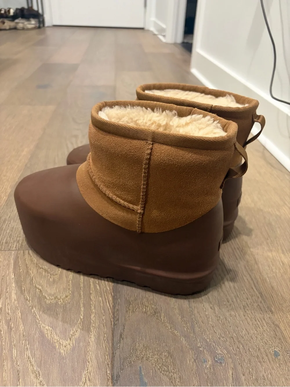 Uggs Classic Mini Pumped Molded Platform Boot